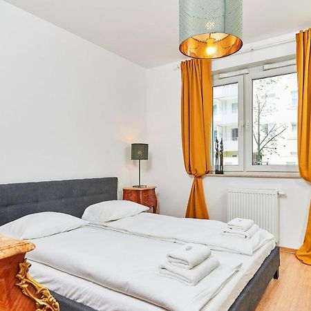 Vintage Apartment In New Estate With Parking - Krzyki Wroclaw By Noclegi Renters Exterior foto