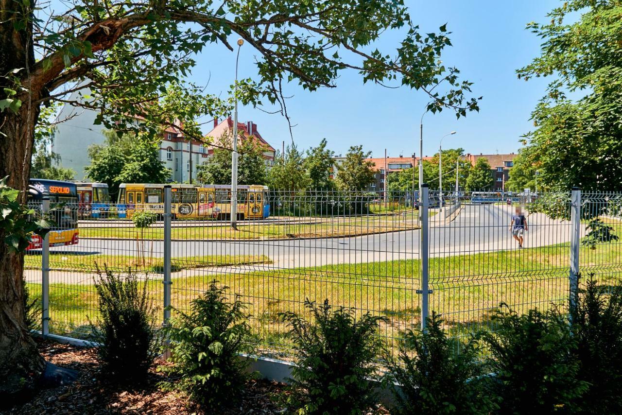Vintage Apartment In New Estate With Parking - Krzyki Wroclaw By Noclegi Renters Exterior foto