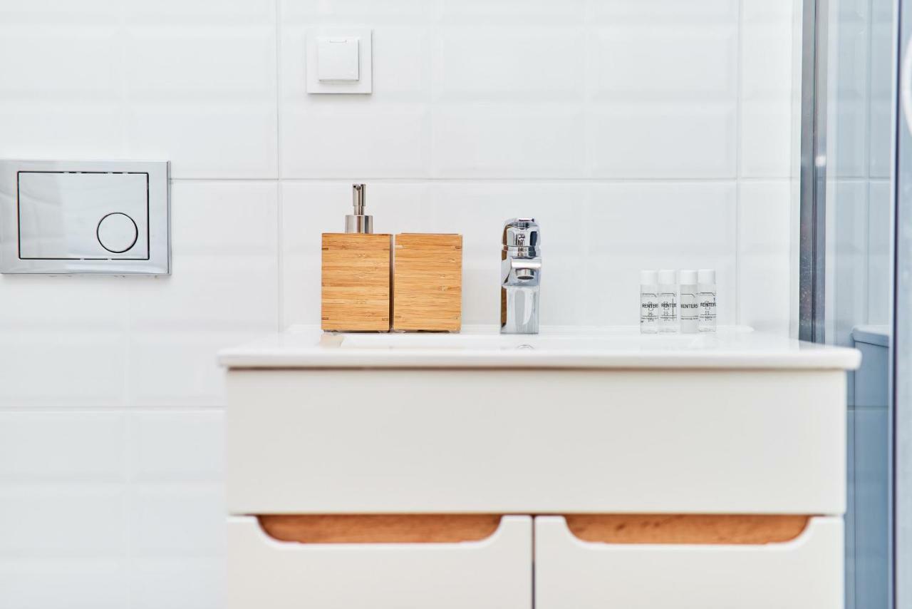 Vintage Apartment In New Estate With Parking - Krzyki Wroclaw By Noclegi Renters Exterior foto