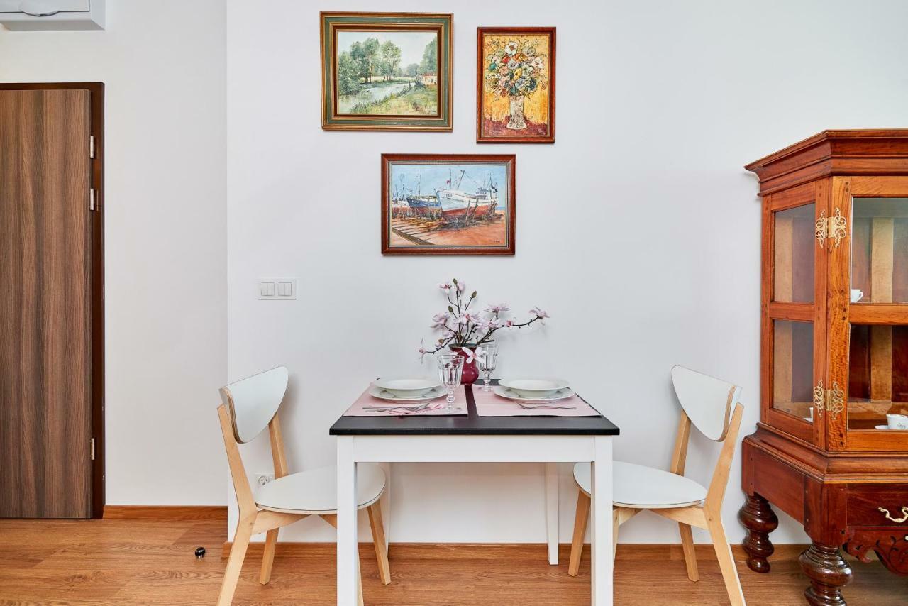 Vintage Apartment In New Estate With Parking - Krzyki Wroclaw By Noclegi Renters Exterior foto