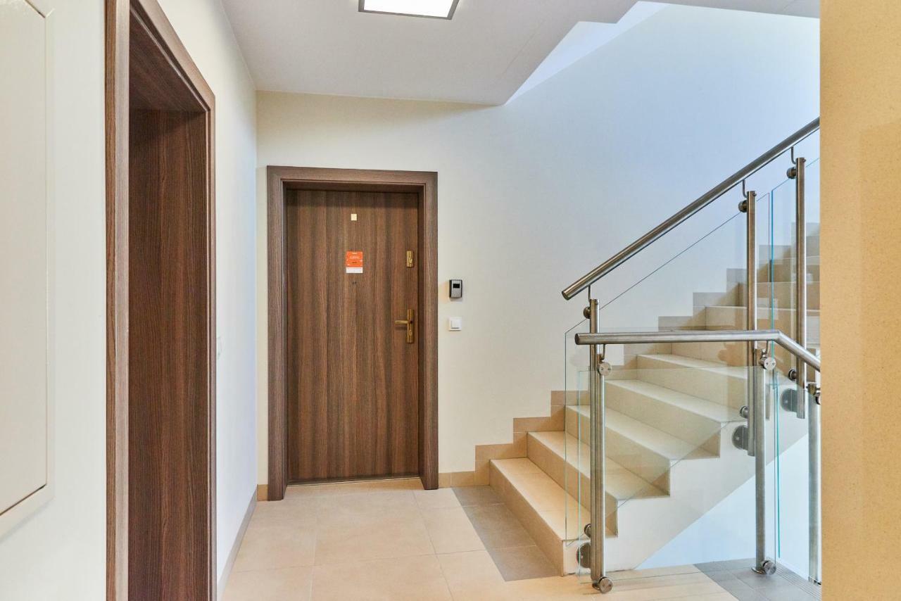 Vintage Apartment In New Estate With Parking - Krzyki Wroclaw By Noclegi Renters Exterior foto