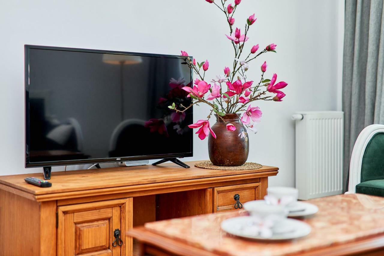 Vintage Apartment In New Estate With Parking - Krzyki Wroclaw By Noclegi Renters Exterior foto